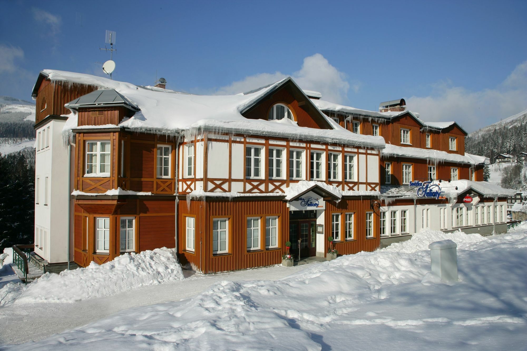 Hotel Snezka Špindlerŭv Mlýn Dış mekan fotoğraf
